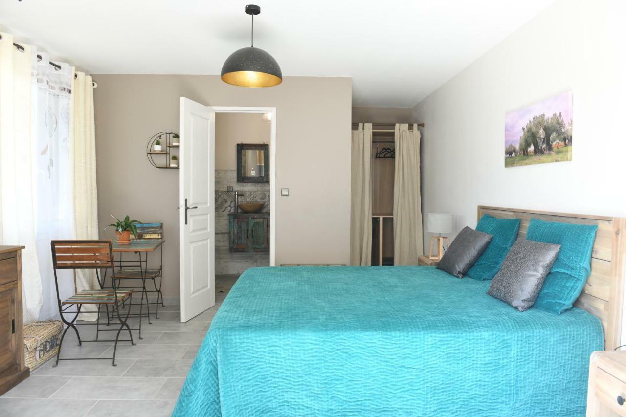 Chambre D'Hotes Du Charme Provencal Sénas Eksteriør bilde