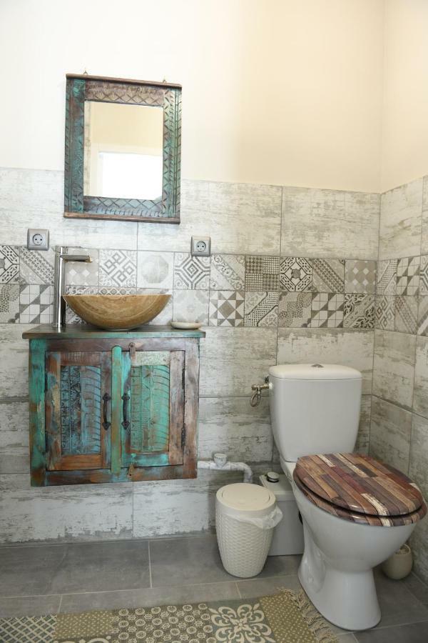 Chambre D'Hotes Du Charme Provencal Sénas Eksteriør bilde
