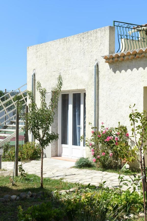 Chambre D'Hotes Du Charme Provencal Sénas Eksteriør bilde